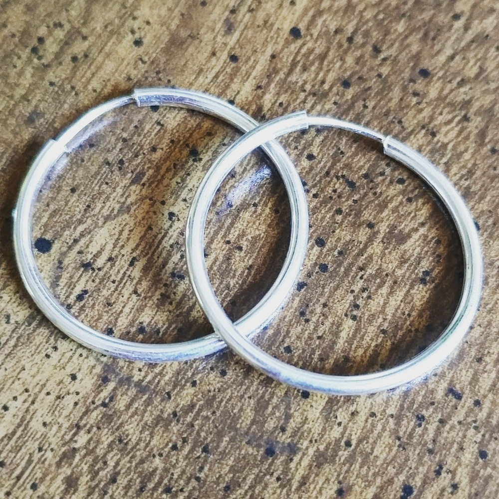 Dainty silver jewelry hoop earrings