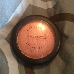 MAC 'Blonde' Mineralize Skinfinish