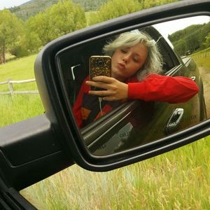 Meet your Posher, Sky