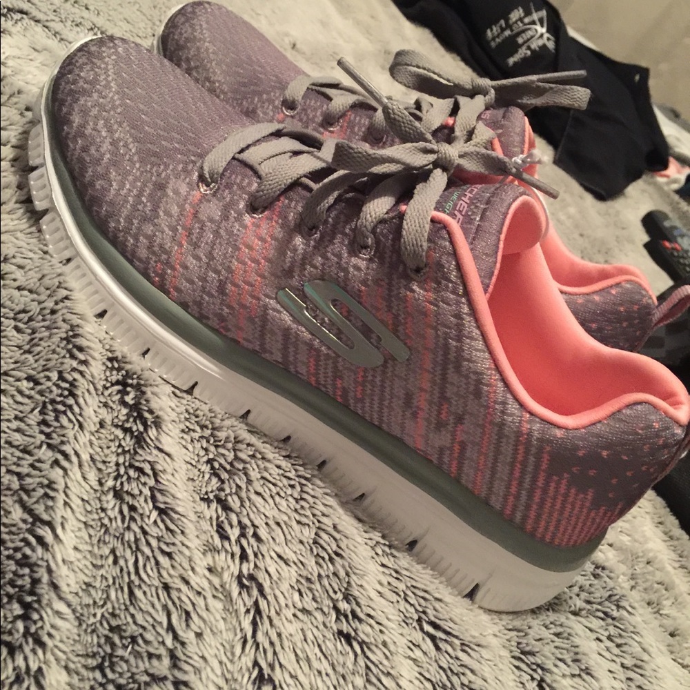 Sketchers memory foam shoes