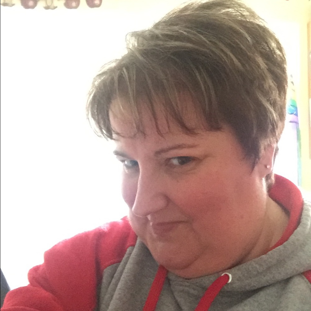 Meet your Posher, Debbie