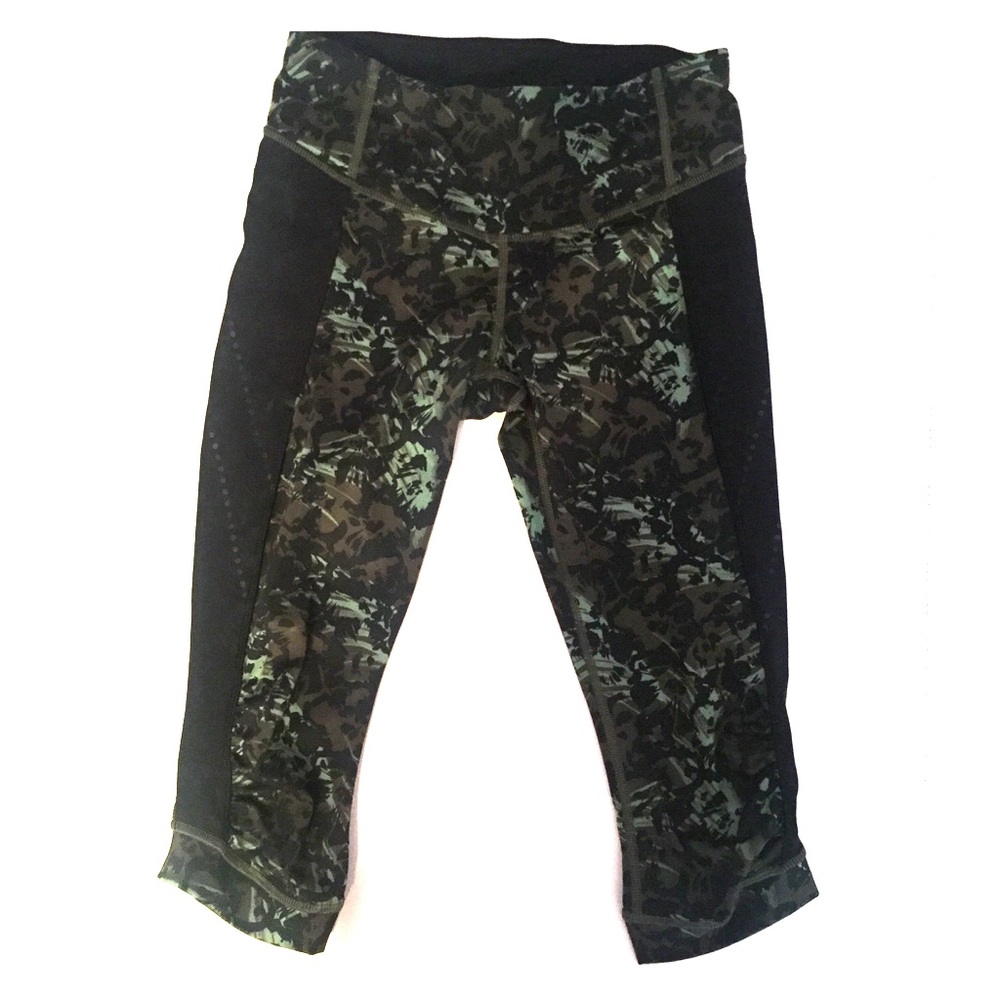 Lululemon Camo Crop Capri - mesh - 4 - Like New