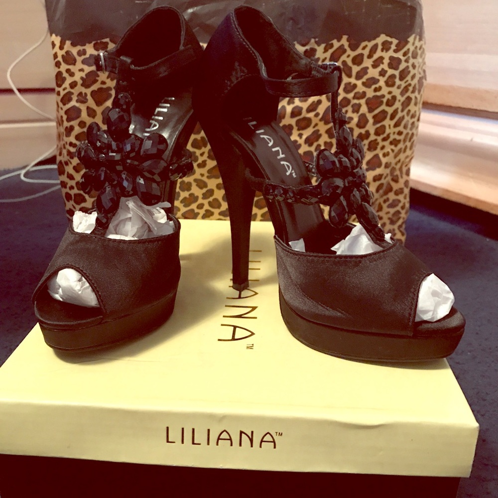 Liliana Armani-43 heels