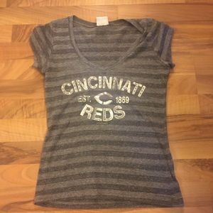 Cincinnati Reds T-shirt size small