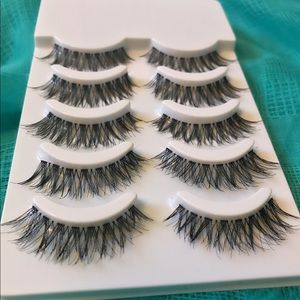 Gorgeous wispy lashes 5 pairs!