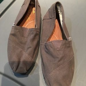 Toms gray. Gently worn a couple of times.