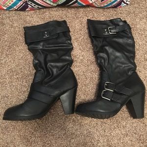 BOGO Black boots🖤