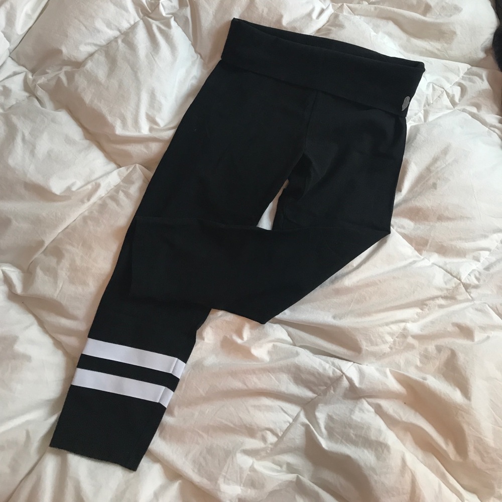 Victoria's Secret Yoga Capri Leggings