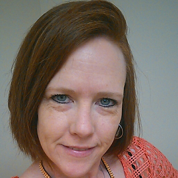 Meet your Posher, Cathy - Picture 2 of 2