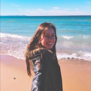 Meet your Posher, Emily