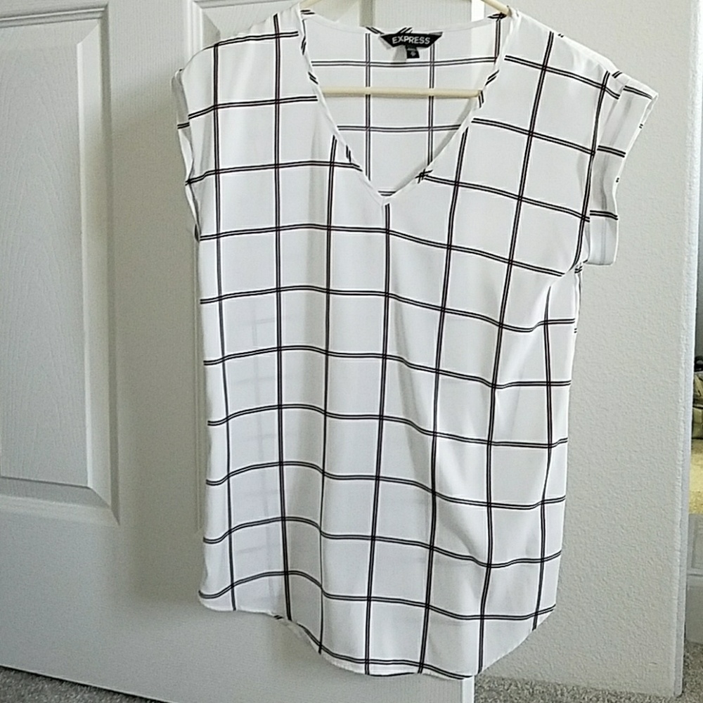 Express white short sleeve top in XS