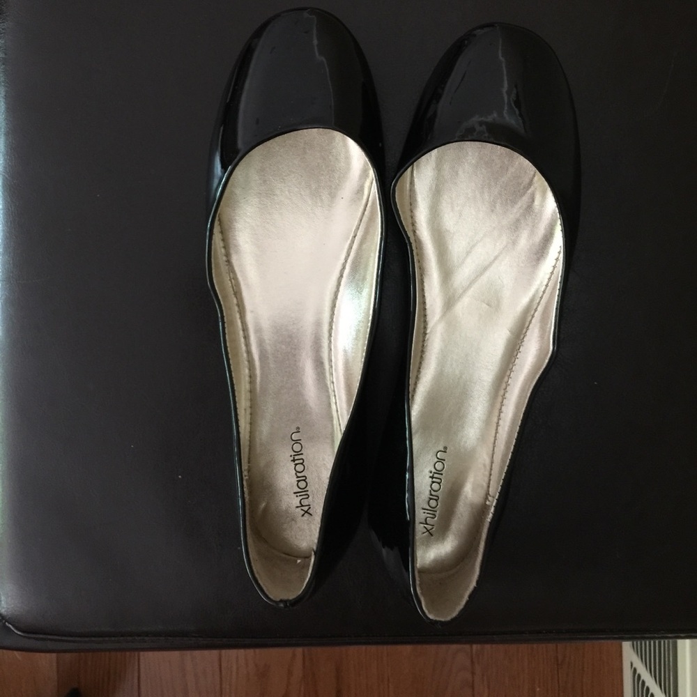 Cute shiny black flats