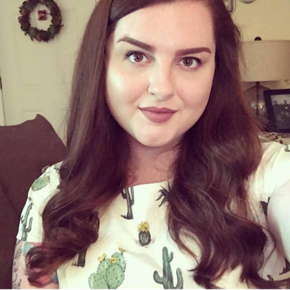 Meet your Posher, Courtney - Picture 1 of 1