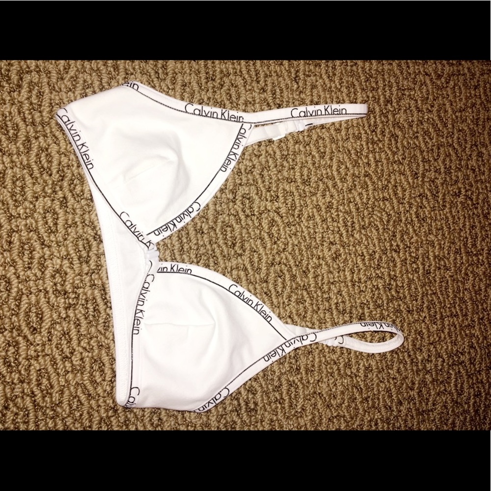 Calvin Klein 😍 - Picture 2 of 3