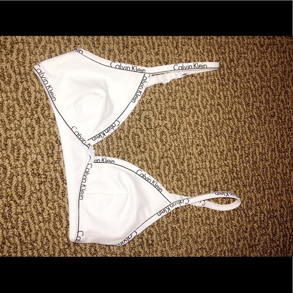 Calvin Klein 😍 - Picture 2 of 3