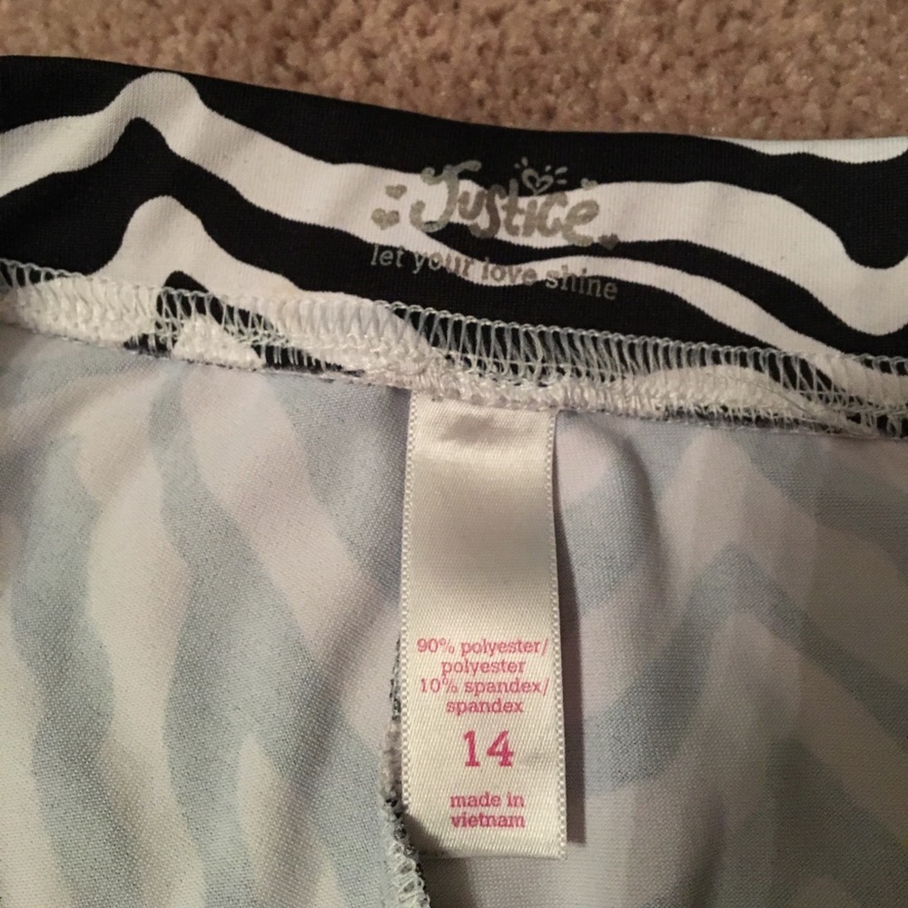 Zebra spanks - Picture 3 of 3