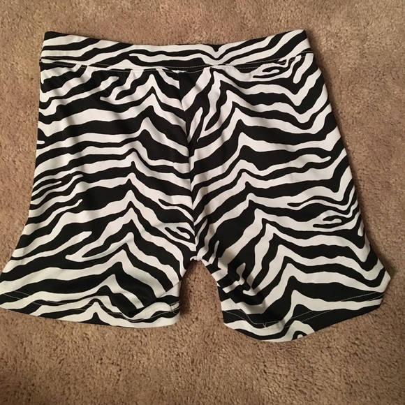 Zebra spanks - Picture 2 of 3
