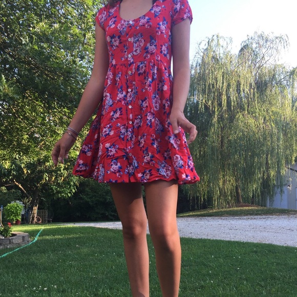 Summer dress - Picture 1 of 4