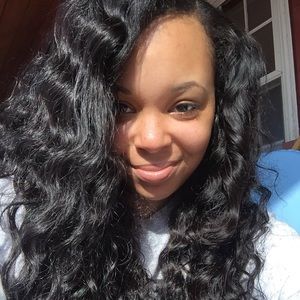 Meet your Posher, Mia