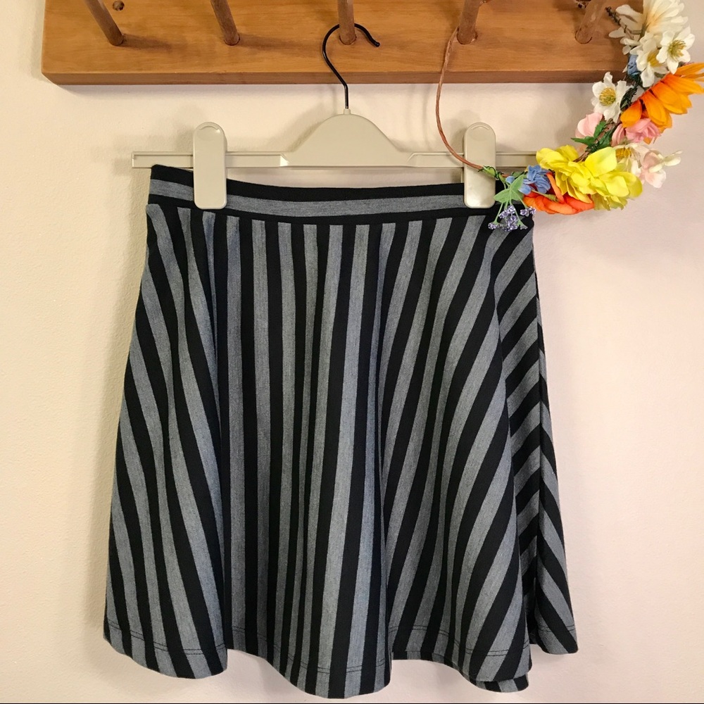 Forever 21 Gray and Black Striped Skirt