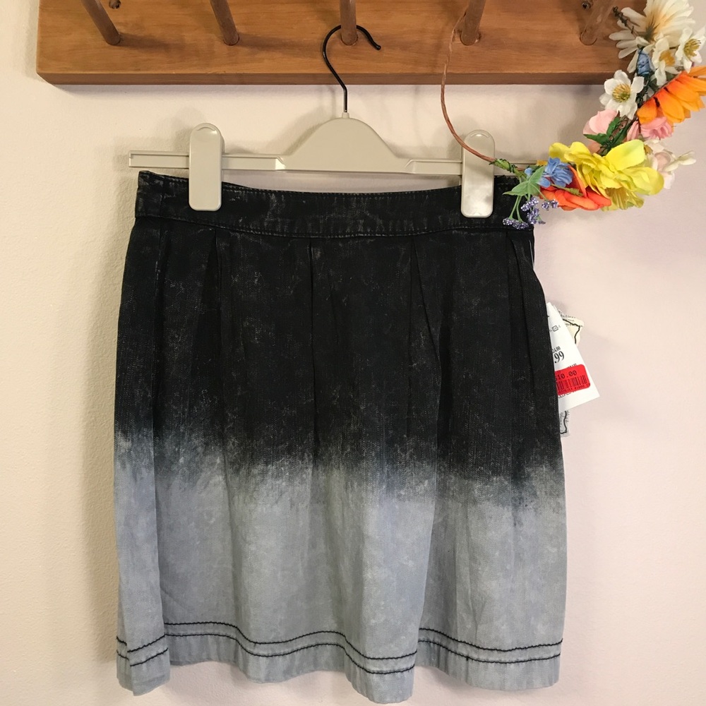 Hot Kiss Black And Gray Skirt Size Small