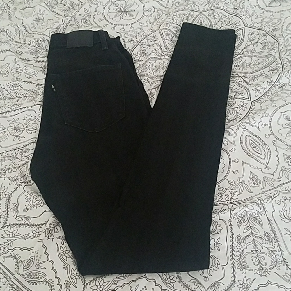 High waisted black levi's