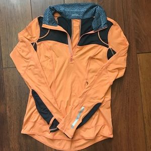 ⬇️JUST REDUCED⬇️ ZELLA 1/4 zip jacket EUC