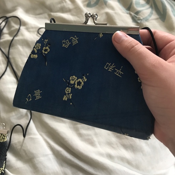 HANDBAGS - Picture 3 of 3