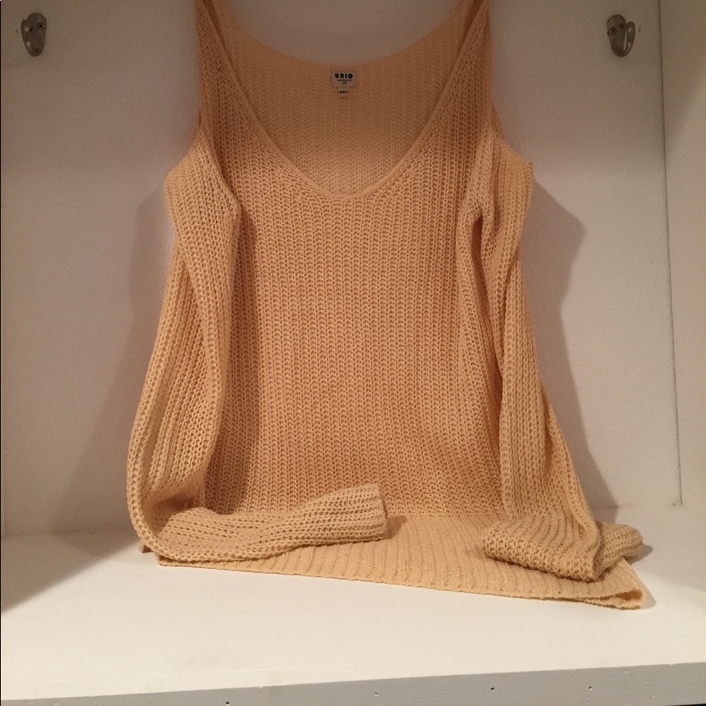 Cold shoulder top