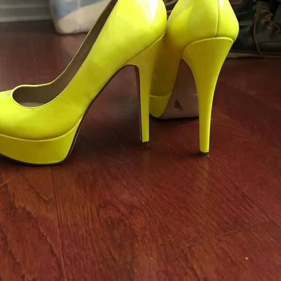 Aldo platform heels bright yellow - Picture 3 of 3