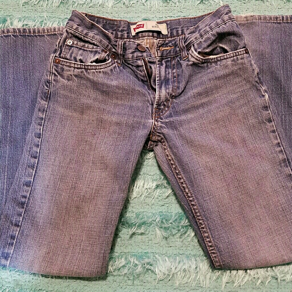 Boys Levi Jean's just in time for school!!!😎🛍👖