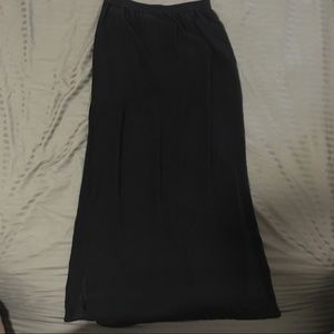 H&M Black Skirt. Size 8. NWT.