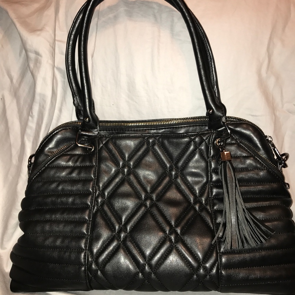 Steve Madden black quilted purse