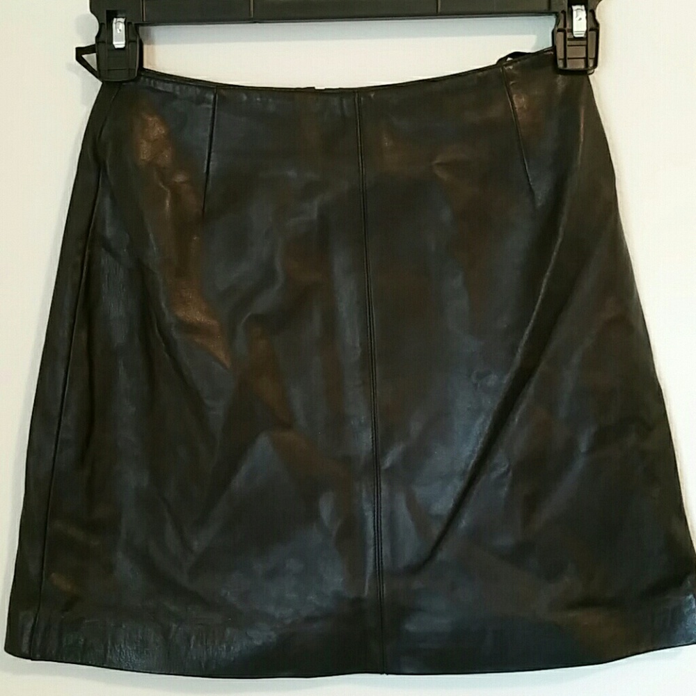 Soft lambskin leather skirt
