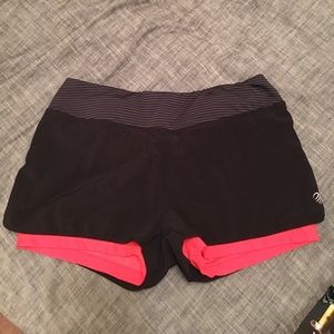 Size Large Workout Shorts! Cute Stretchy Under!