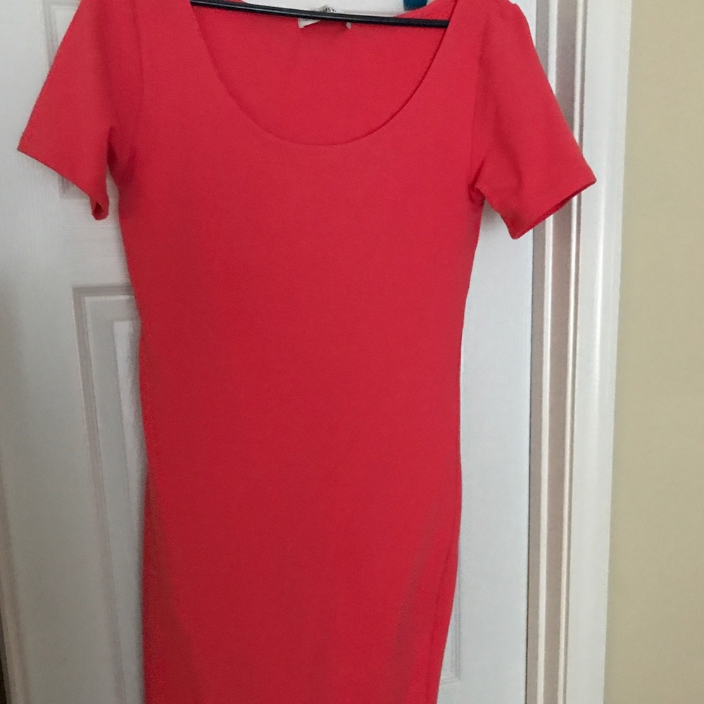 Beautiful coral dress with boatneck