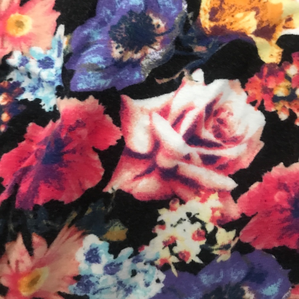 floral cropped tee