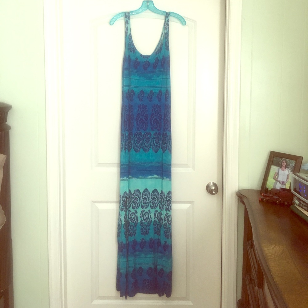 Nouveau Petites Maxi dress size small