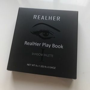 Realher eyeshadow palette in vol 1