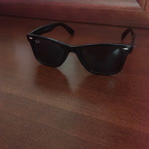 Polarized Black Ray Ban Wayfarers
