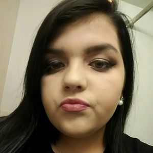 Meet your Posher, Monica