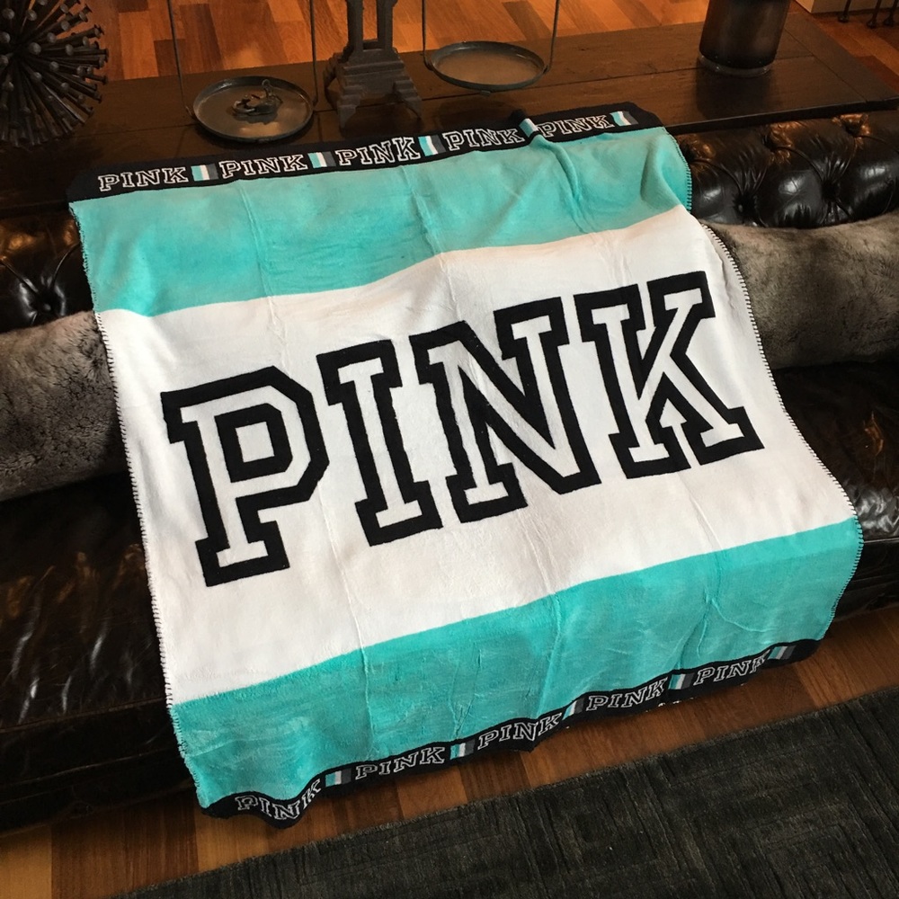 LAST ONE!! 💕Victoria's Secret Pink Throw Blanket - Picture 6 of 8