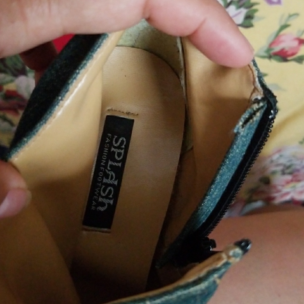 Boot - Picture 5 of 6