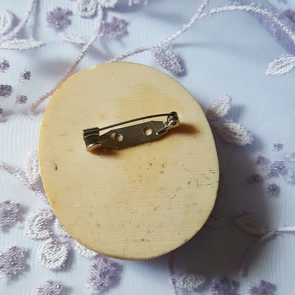 Amazing Nativity Scene Brooch - Picture 3 of 3