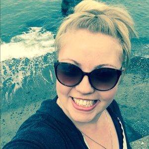 Meet your Posher, Molly