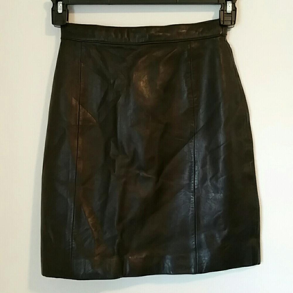 Soft lambskin leather skirt