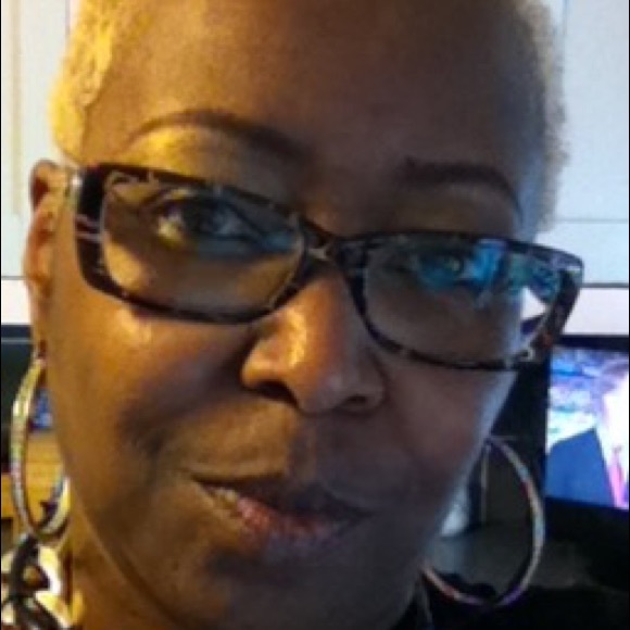 Meet your Posher, Felicia - Picture 2 of 2