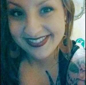 Meet your Posher, Maci