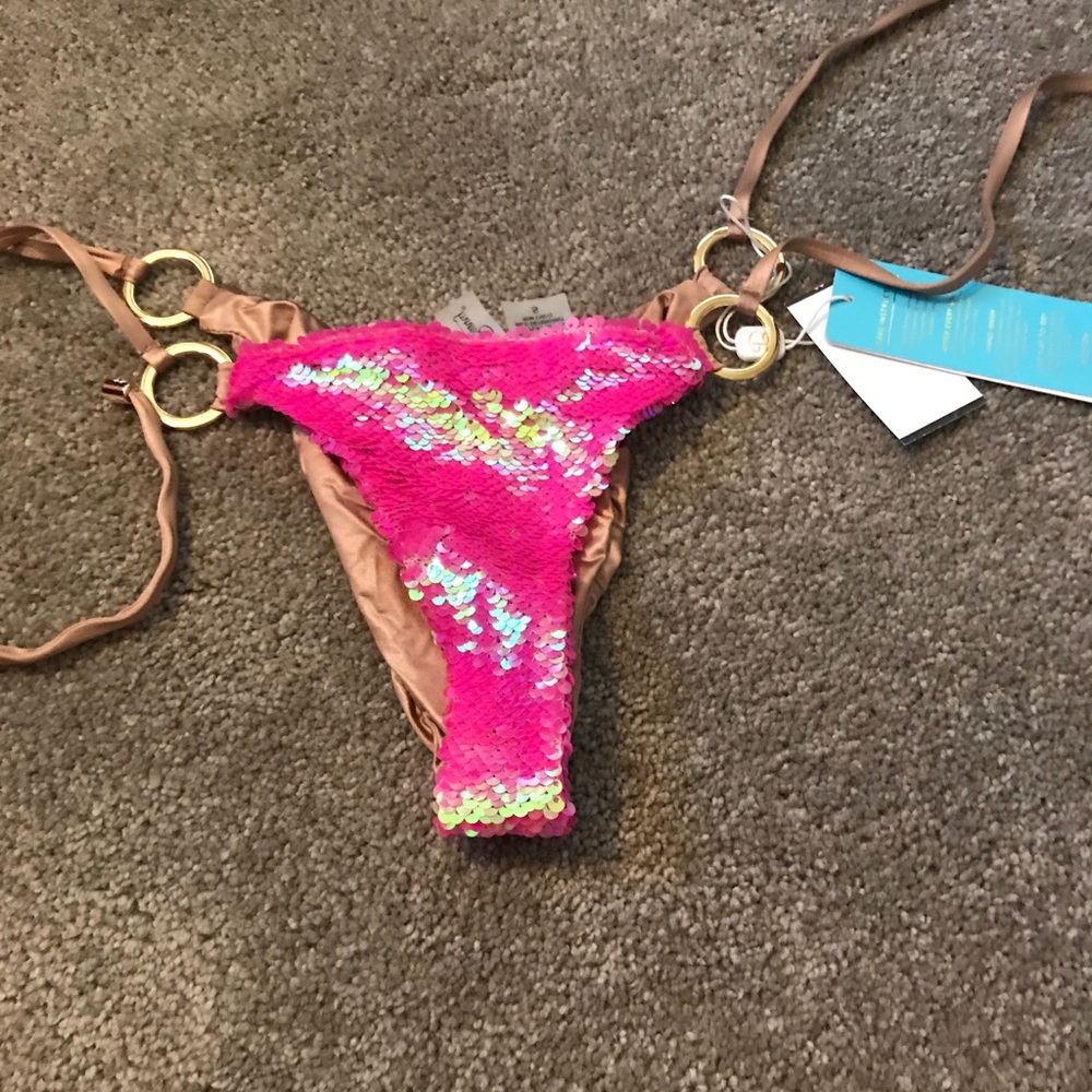 Beach bunny small bottom NWT