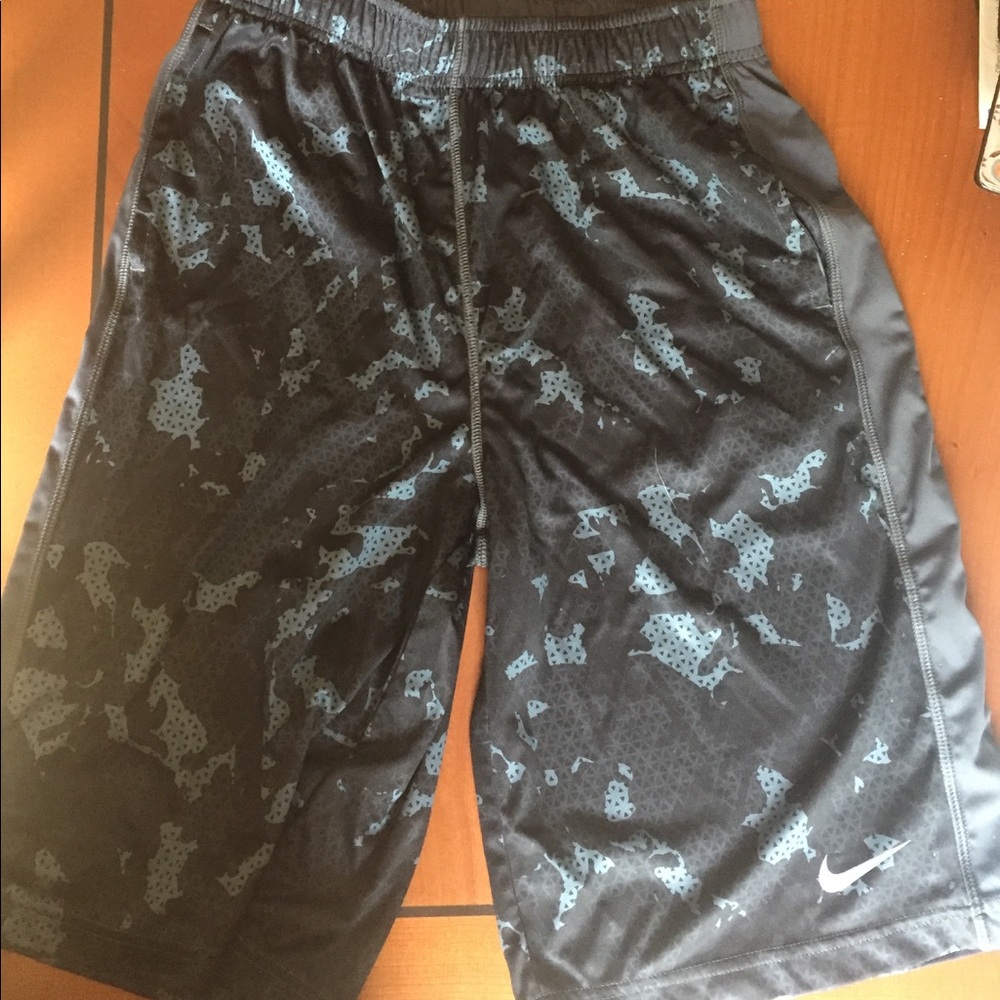Youth Boys XL Nike Black and Gray Camo Shorts